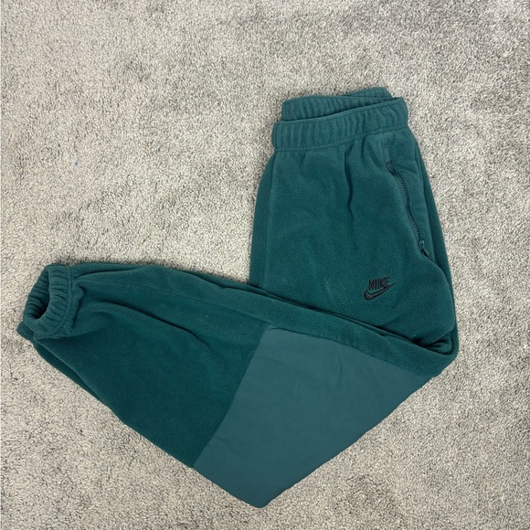 Nike Club Polar Fleece Jungle Green‎ Jogger Sweatpants Mens M FB8384-328 - Picture 1 of 9